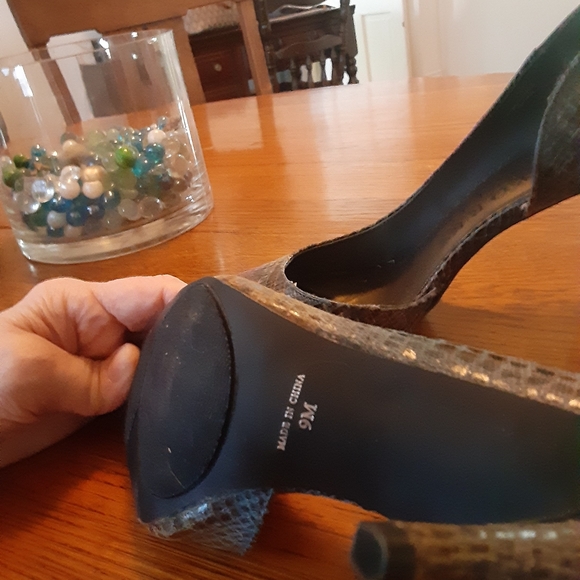 Shoes - Picture 2 of 4